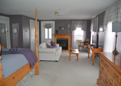Lilac Suite, Magnolia Place Bed & Breakfast, Finger Lakes, NY