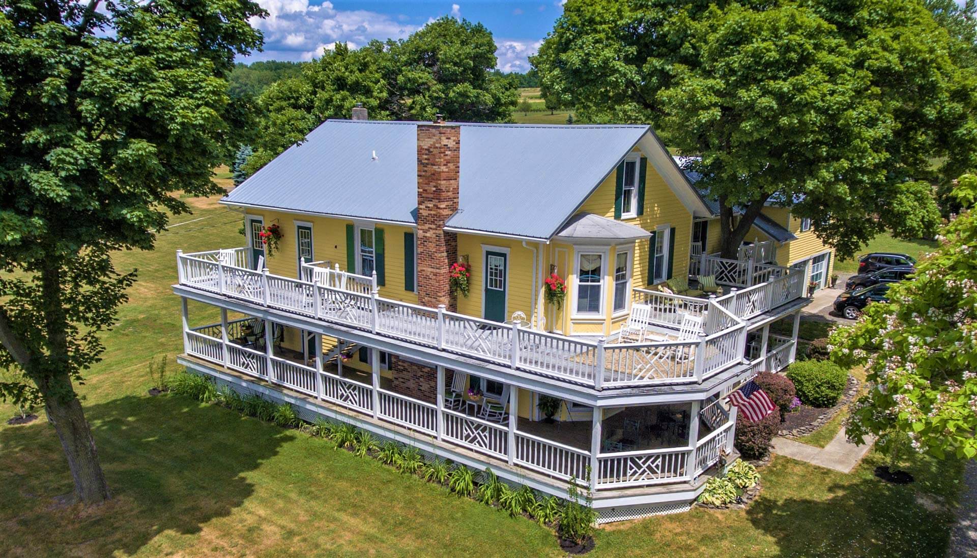 Drone Southside, Magnolia Place Bed & Breakfast, Finger Lakes, NY