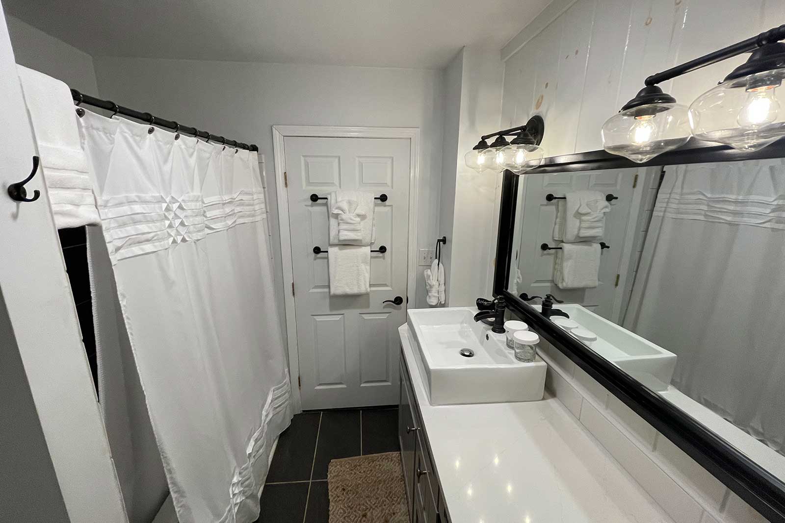 Harvest Suite Bathroom | Magnolia Place Bed & Breakfast, Finger Lakes, NY